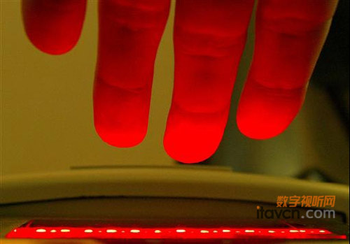 手勢辨別時代 觸控IC征戰投射電容領域