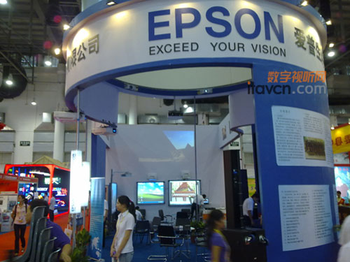 印天白板攜愛(ài)普生短焦打造完美教學(xué)體驗(yàn)