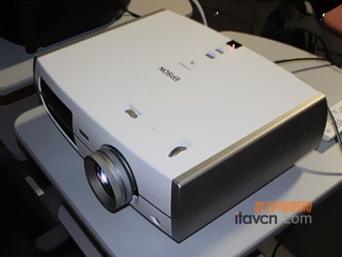 愛普生推出入門級高清投影機EH-TW3300C