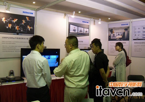 前來參觀、咨詢者不斷