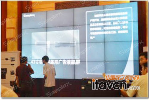 賽普銷售為客戶解答有關液晶屏的問題