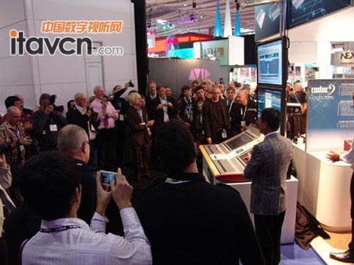 音王的CADAC數字調音臺受到客戶圍觀