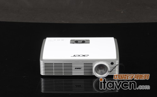 500流明的LED光源投影機