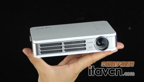 超小型的LED光源投影機