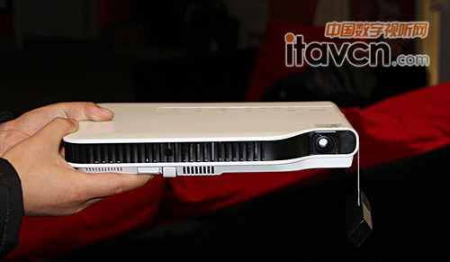 卡西歐XJ-A140V投影機