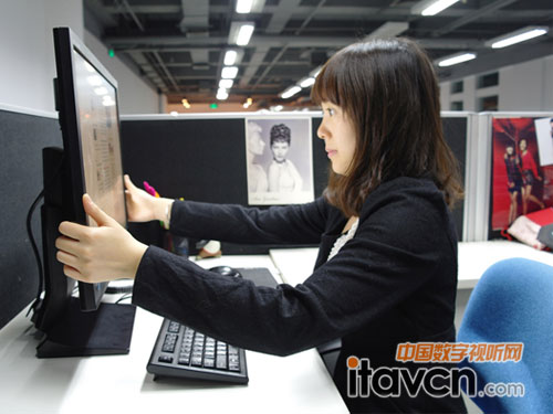 三星SA450顯示器用于辦公