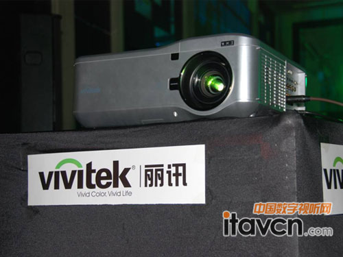 Vivitek麗訊專業(yè)高亮工程投影機(jī)D6510同步呈現(xiàn)BQ2011紅人榜頒獎(jiǎng)典禮