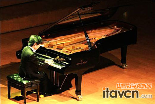 �������F��