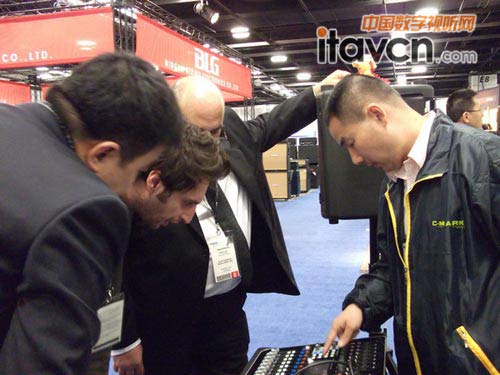 C-MARK CDM12 數字調音臺成“明星”