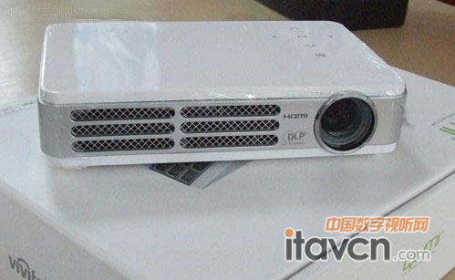 ��Ӎ Qumi Q2 ���^