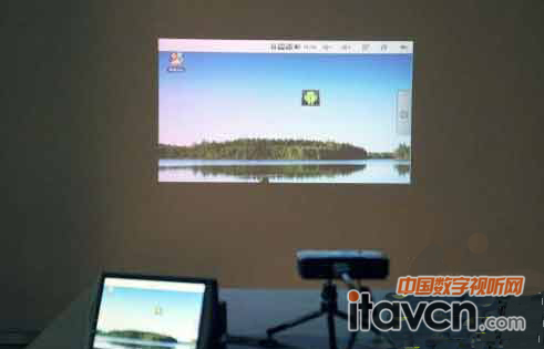 ħӰMOV298�cipad�B��ͶӰ����ʾЧ���D