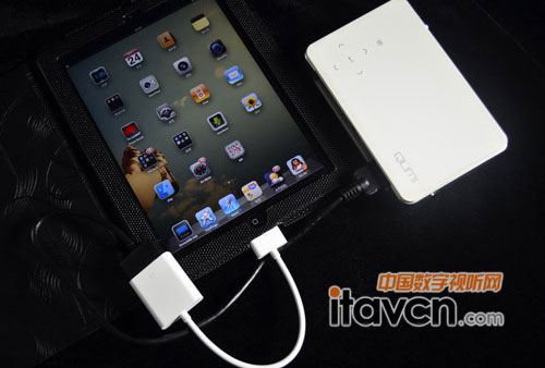 QUMI Q2連接iPad投出精彩應用!