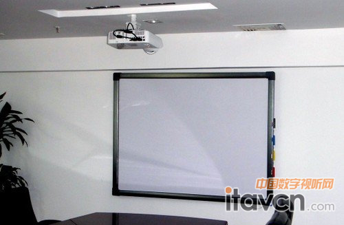 電子白板與投影機互動教學