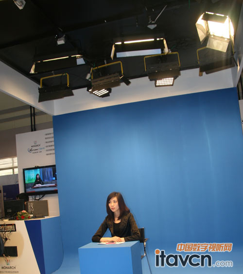 泰陽人燈具蒙納克演示現(xiàn)場