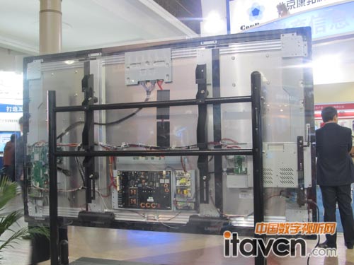 希沃展出“透明”白板