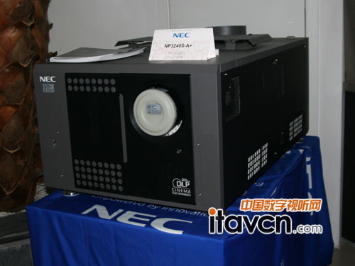 NEC高端4K投影機NP3240驚艷Infocomm