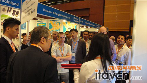 雷客展位人頭攢動