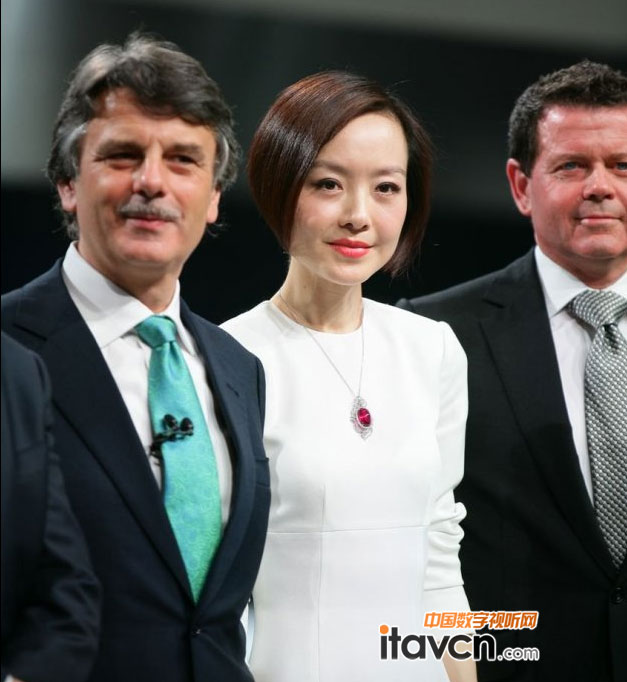 美女辣妹齊上陣 激情綻放2012北京車展