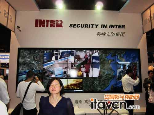 英特安防展示旗下myway高清拼接系統