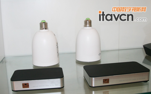 �P��Light speaker