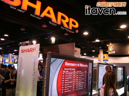 美國Infocomm:夏普展液晶大屏顯示系統