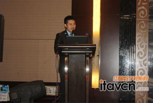 星網視易高級產品經理秦福元展示了星網視易“魔云”系統