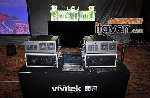 Vivitek��Ӎ����ͶӰ�CD8800�������|����5D�Ӹ�ӰԺ