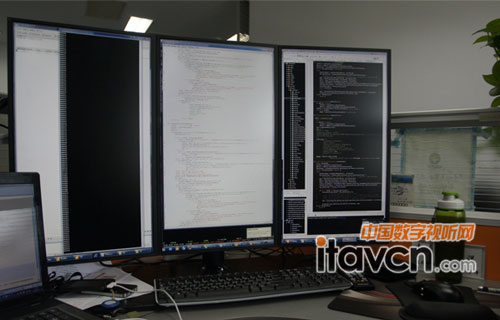 三星展翼MD230三屏拼接