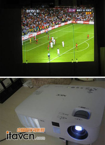 V260W+在衣柜上投影 畫面依然清晰細膩