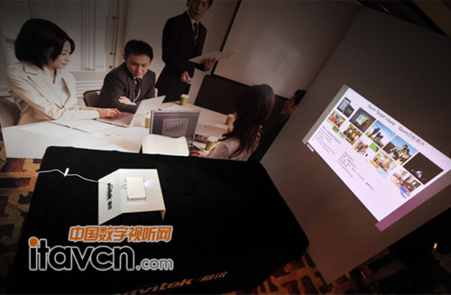 Vivitek麗訊微投典范QUMI引領(lǐng)辦公投影新潮流