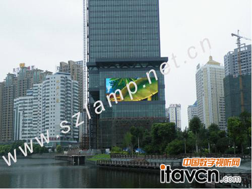 藍普打造“華中第一高清LED顯示屏”