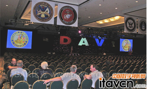 主攻高端市場 BAK比克OPRM系列背投軟幕