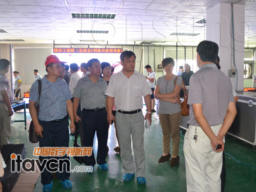 中祥創新國內市場部曾總監為安徽省寧國市工商聯青年企業家們介紹中祥生產情況