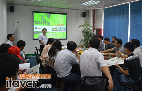 中祥創新國內市場部曾總監向安徽省寧國市工商聯青年企業家們介紹中祥發展歷程