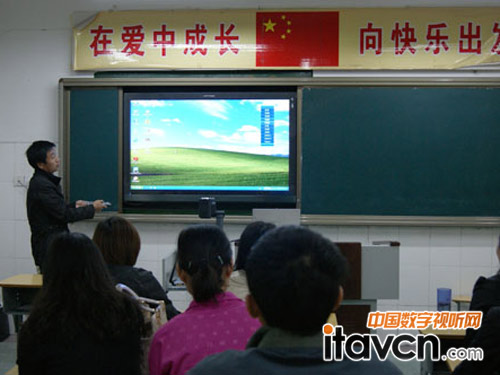 暑期教育市場:液晶白板發展勢頭見好