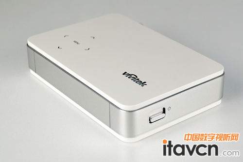 政商精英格調(diào)之選,QUMI Q2時(shí)尚外觀、低調(diào)氣質(zhì)顯品位