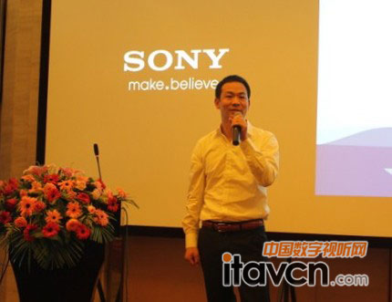 索尼產品經理周偉明先生講解索尼投影新品