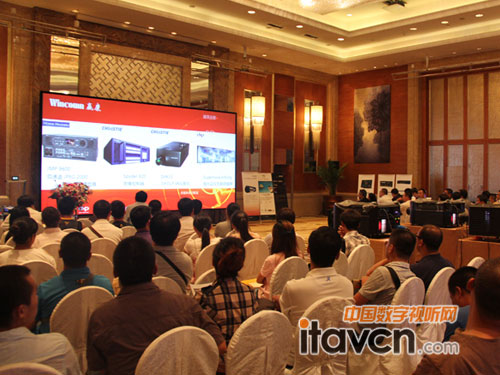 “通往巔峰之路”2012贏康巡展現場