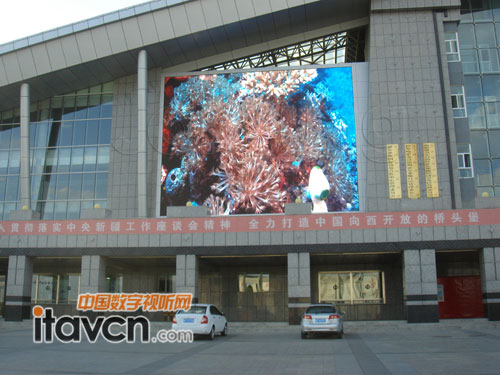 中祥創(chuàng)新300平方米LED全彩屏