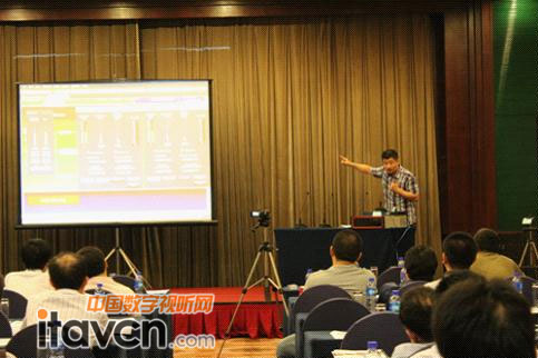 2012天創中電新產品全國巡展現場工作人員講解