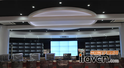 信頤液晶拼接顯示單元采用LED背光設計