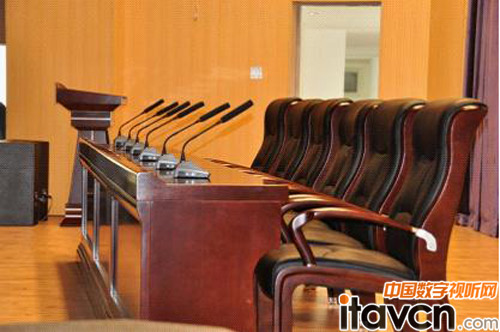 大連紅星海學校多功能廳主席臺