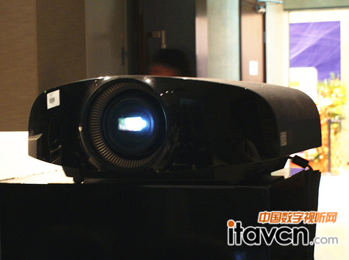 索尼3D+4K投影機