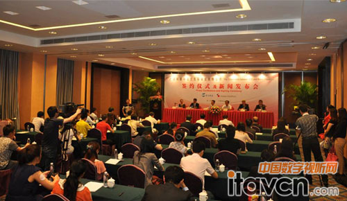 二十多家大眾、專業媒體單位親臨新聞發布會上現場,爭相報道這一行業盛事