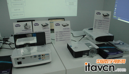 明基多款教育產品進行了展示,其無燈泡投影產品成為本次展覽的重點