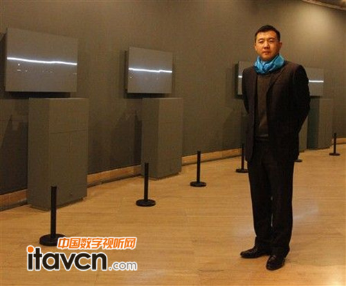 25臺理光超短焦投影亮相北京譚平個展