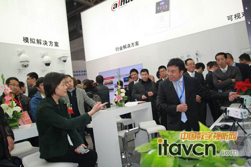 2012安博會 大華展位熱鬧非凡