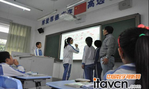 艾博德交互式白板在教學中的