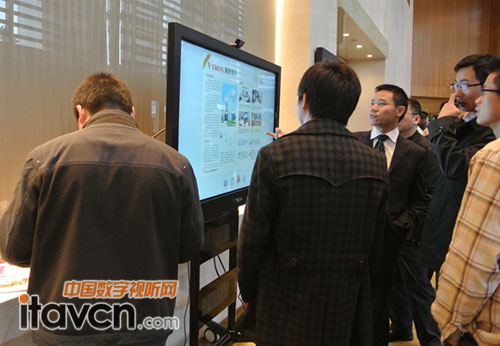 現場觀眾體驗IDB WIN8版簽名軟件