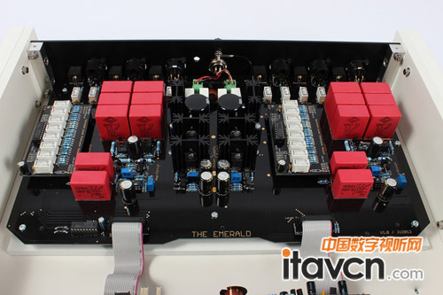 范登豪全新Emerald前級(jí)內(nèi)部芯片構(gòu)成